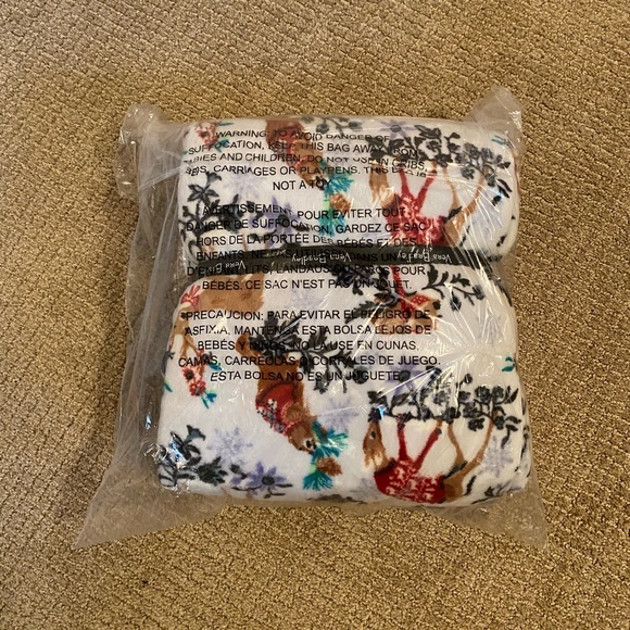 Vera Bradley Wearable Blanket - Picture 2 of 4